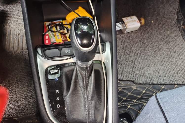 Used Hyundai Celesta 2018 1.6L Automatic GL Enjoyment Edition China VI compliant Gear Lever