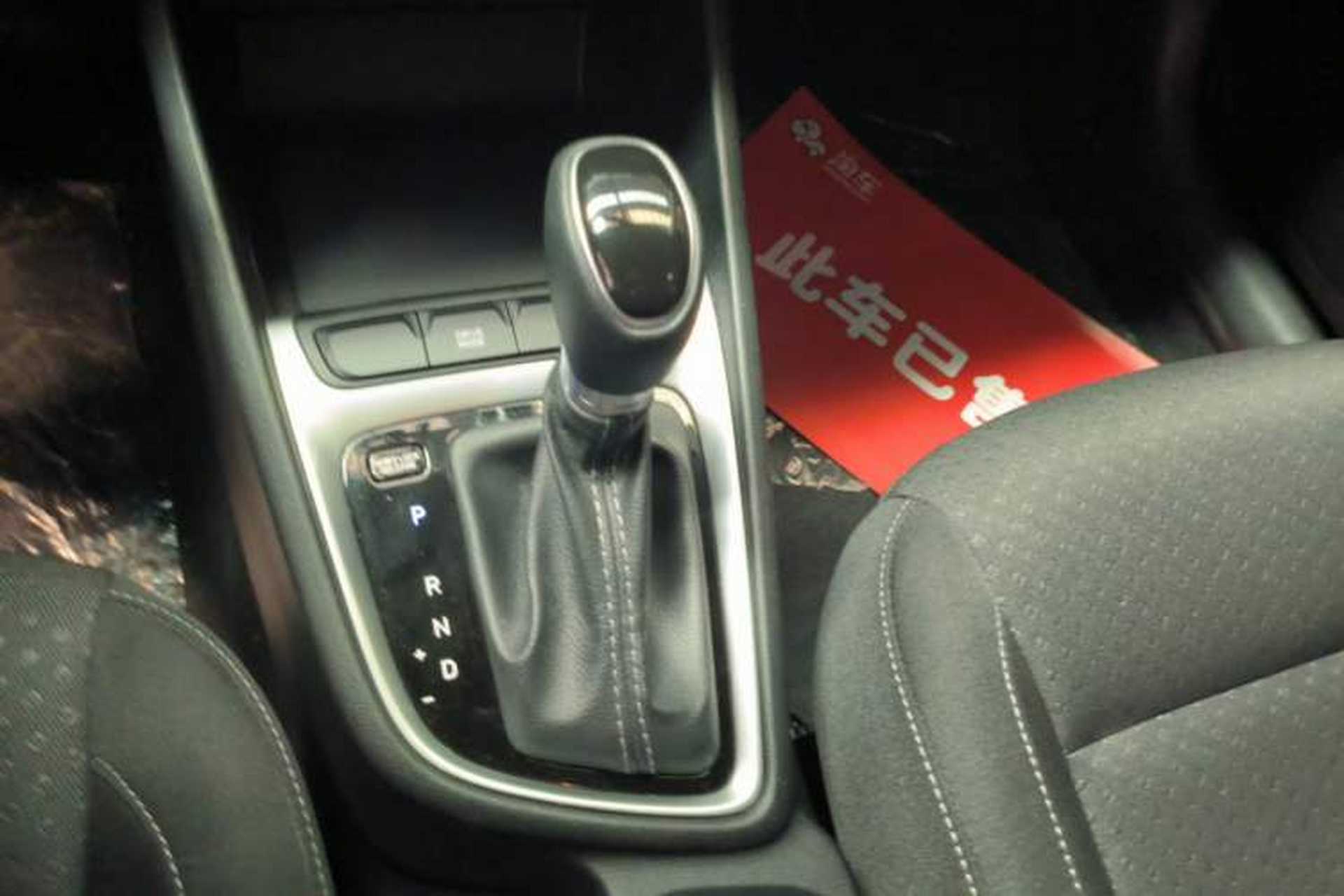 Used Hyundai Celesta 2018 1.6L Automatic GL Enjoyment Edition China VI compliant Gear Lever