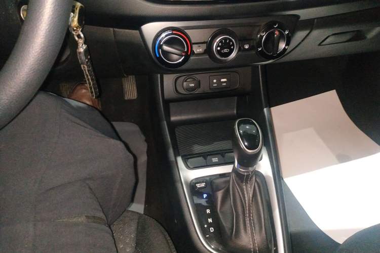 Used Hyundai Celesta 2018 1.6L Automatic GL Enjoyment Version China V Standard Gear Lever