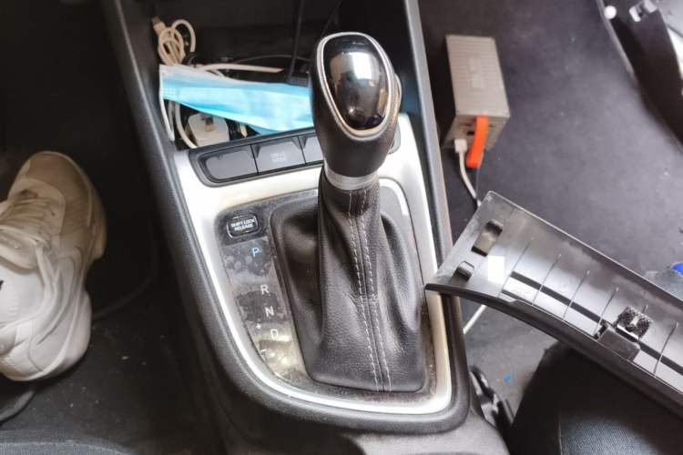 Used Hyundai Celesta 2018 1.6L Automatic GL Enjoyment Version China V Standard Gear Lever