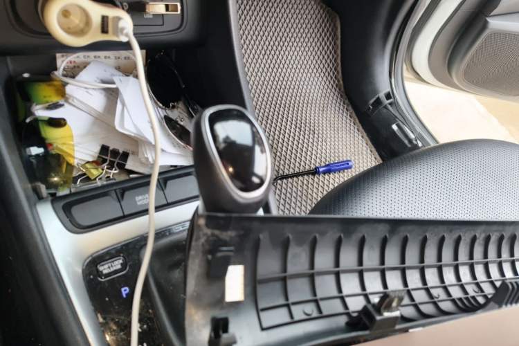 Used Hyundai Celesta 2018 1.6L Automatic GL Enjoyment Version China V Standard Gear Lever