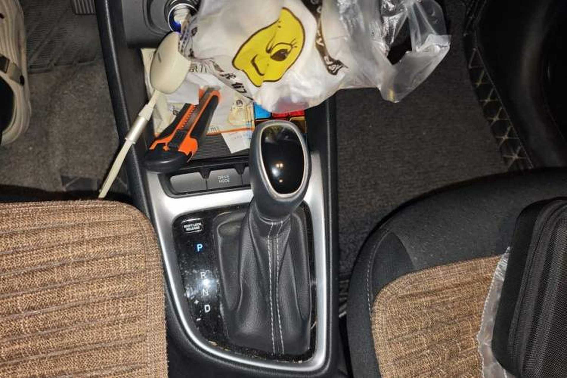 Used Hyundai Celesta 2018 1.6L Automatic GL Enjoyment Edition China VI compliant Gear Lever