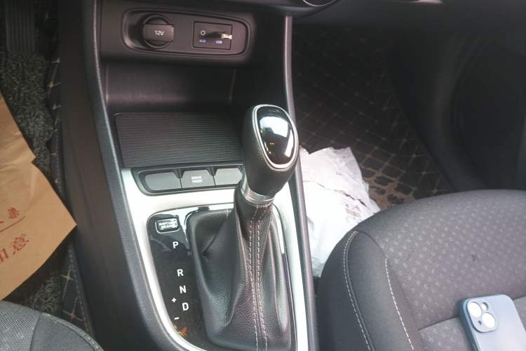 Used Hyundai Celesta 2018 1.6L Automatic GL Enjoyment Version China V Standard Gear Lever