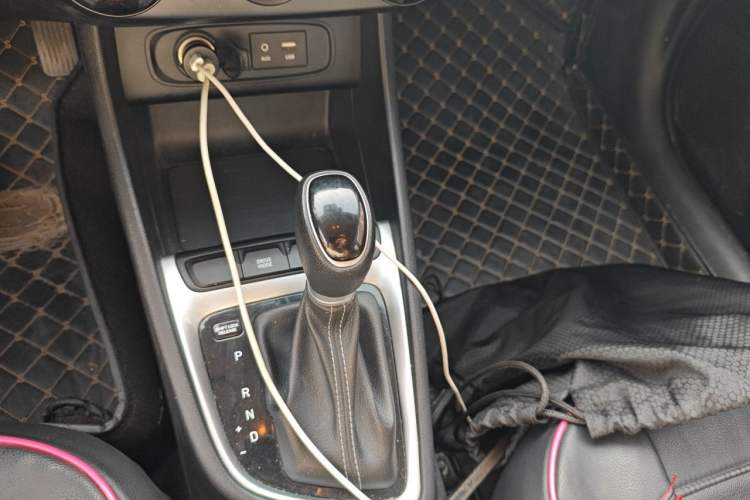 Used Hyundai Celesta 2018 1.6L Automatic GL Enjoyment Edition China VI compliant Gear Lever