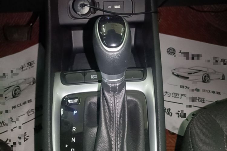 Used Hyundai Celesta 2018 1.6L Automatic GL Enjoyment Edition China VI compliant Gear Lever