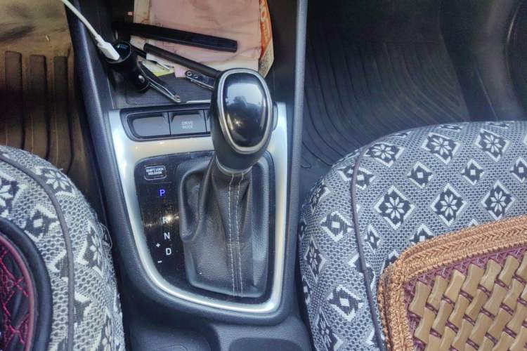 Used Hyundai Celesta 2018 1.6L Automatic GL Enjoyment Version China V Standard Gear Lever
