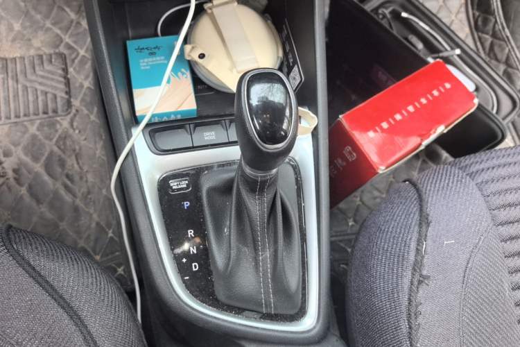 Used Hyundai Celesta 2018 1.6L Automatic GL Enjoyment Edition China VI compliant Gear Lever