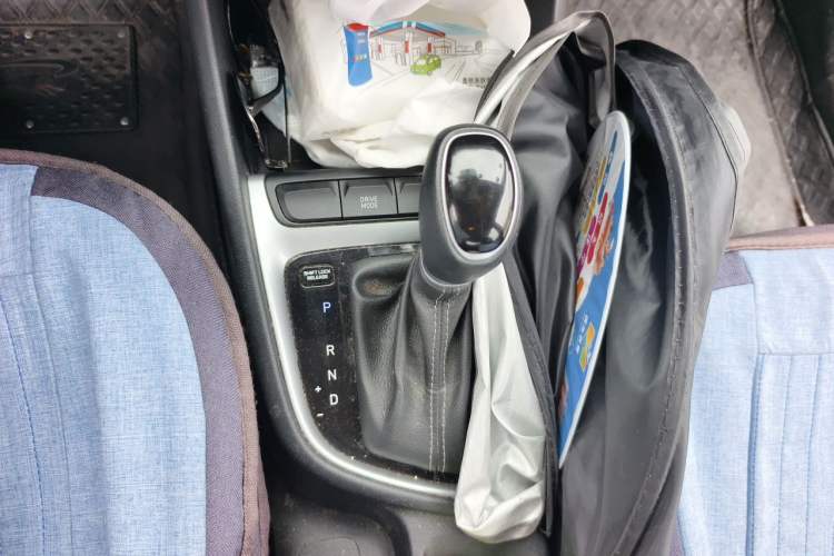 Used Hyundai Celesta 2018 1.6L Automatic GL Enjoyment Version China V Standard Gear Lever