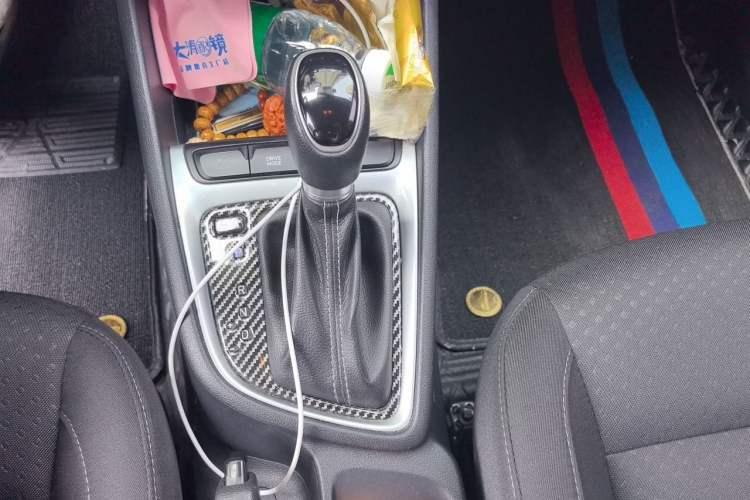 Used Hyundai Celesta 2018 1.6L Automatic GL Enjoyment Edition China VI compliant Gear Lever