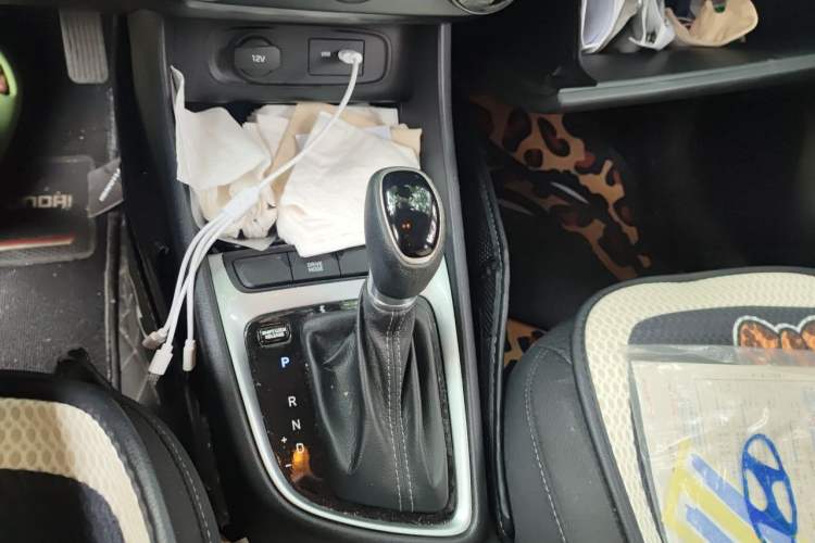 Used Hyundai Celesta 2018 1.6L Automatic GL Enjoyment Edition China VI compliant Gear Lever