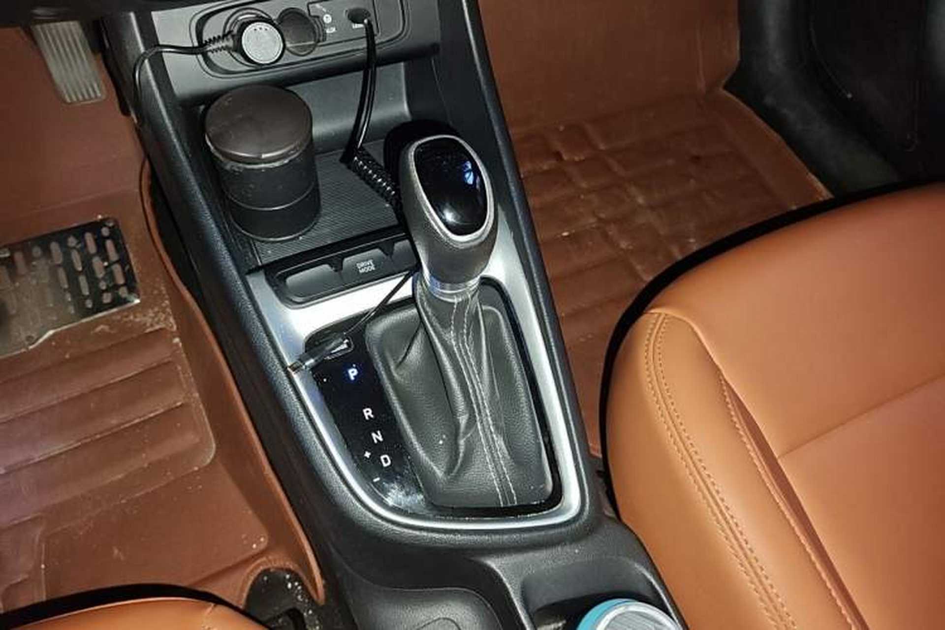 Used Hyundai Celesta 2018 1.6L Automatic GL Enjoyment Version China V Standard Gear Lever