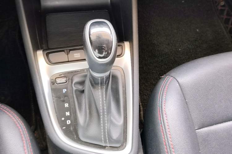 Used Hyundai Celesta 2018 1.6L Automatic GL Enjoyment Version China V Standard Gear Lever
