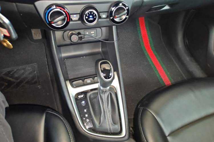 Used Hyundai Celesta 2018 1.6L Automatic GL Enjoyment Edition China VI compliant Gear Lever