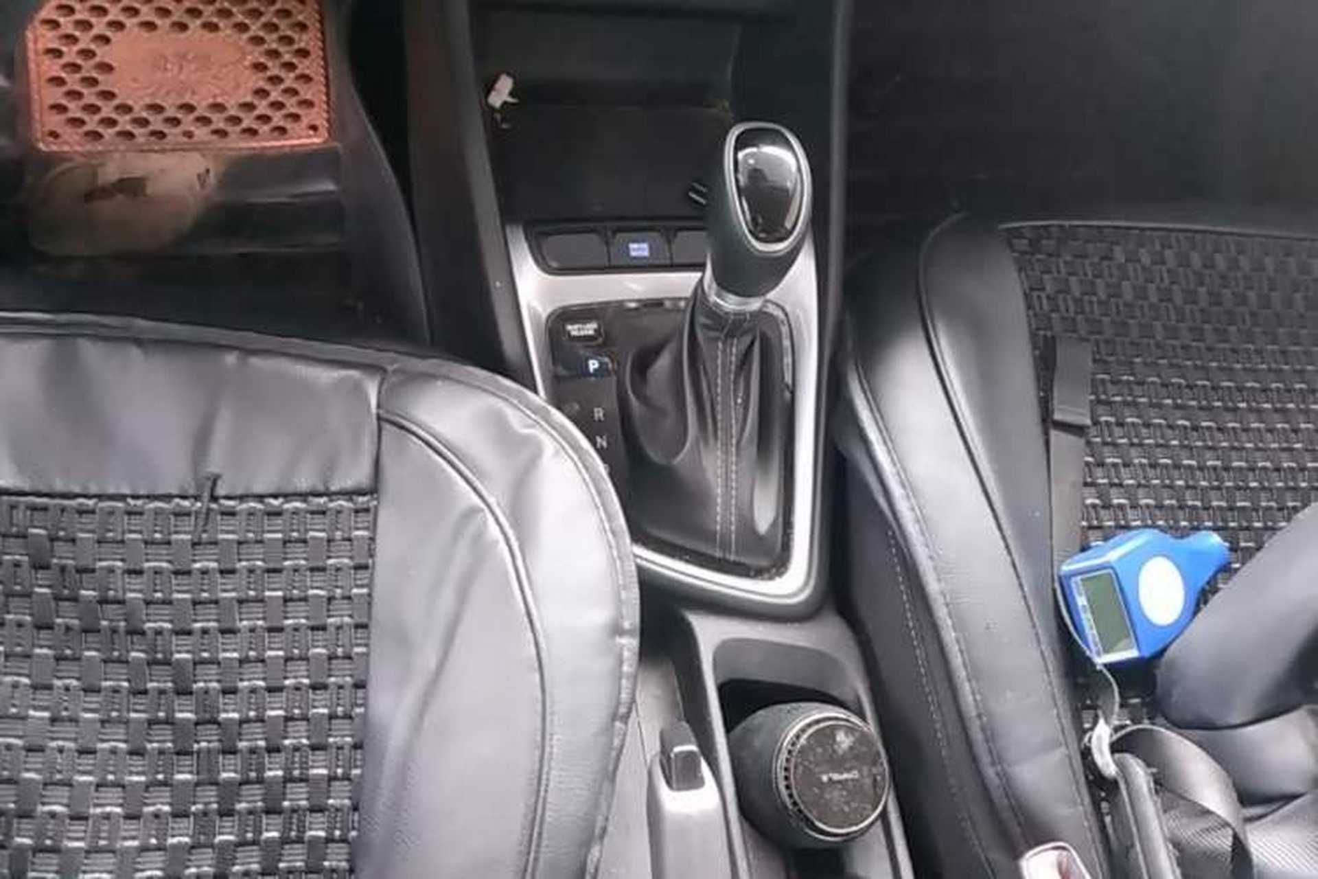 Used Hyundai Celesta 2018 1.6L Automatic GL Enjoyment Edition China VI compliant Gear Lever