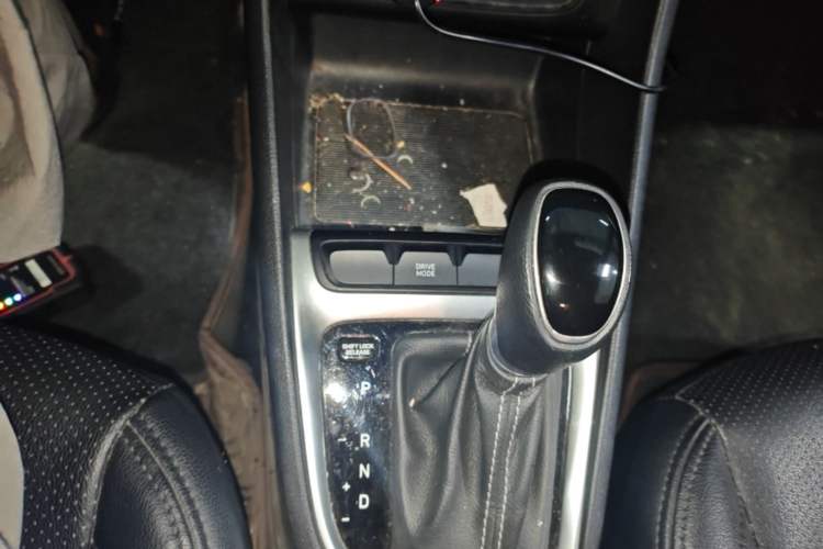 Used Hyundai Celesta 2018 1.6L Automatic GL Enjoyment Edition China VI compliant Gear Lever
