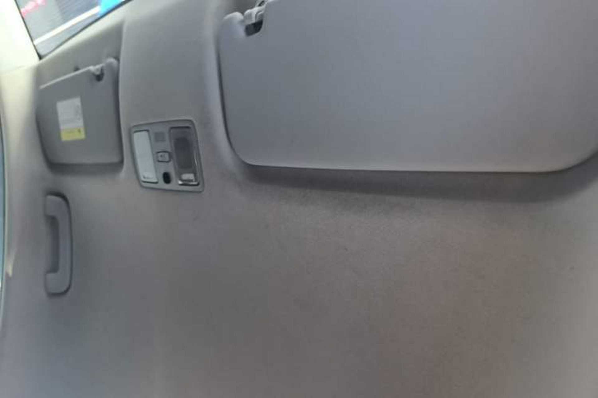 Used Hyundai Celesta 2018 1.6L Automatic GL Enjoyment Edition China VI compliant Headliner