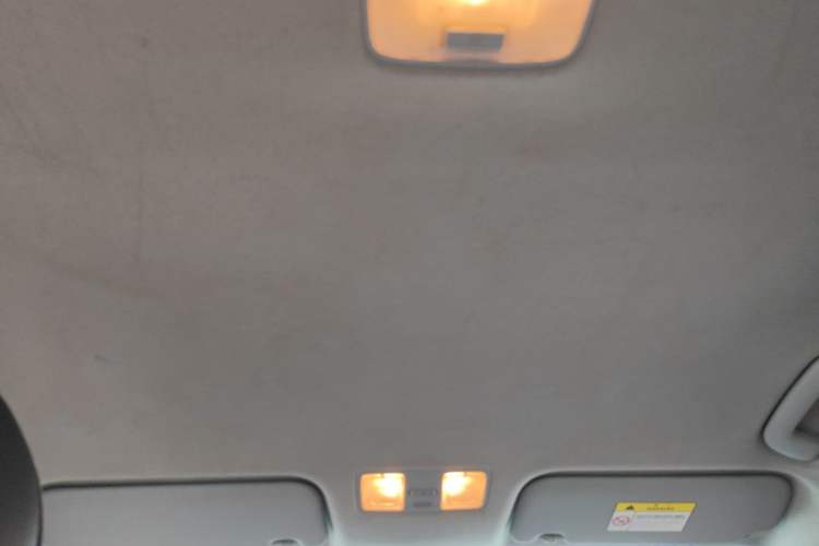 Used Hyundai Celesta 2018 1.6L Automatic GL Enjoyment Edition China VI compliant Headliner