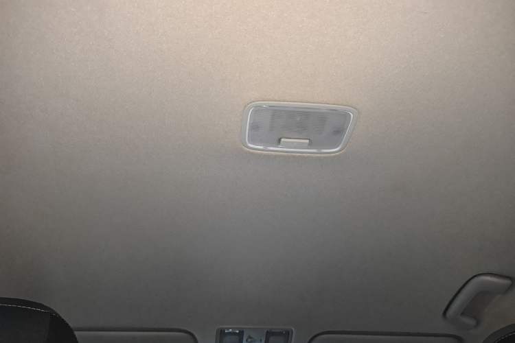 Used Hyundai Celesta 2018 1.6L Automatic GL Enjoyment Edition China VI compliant Headliner
