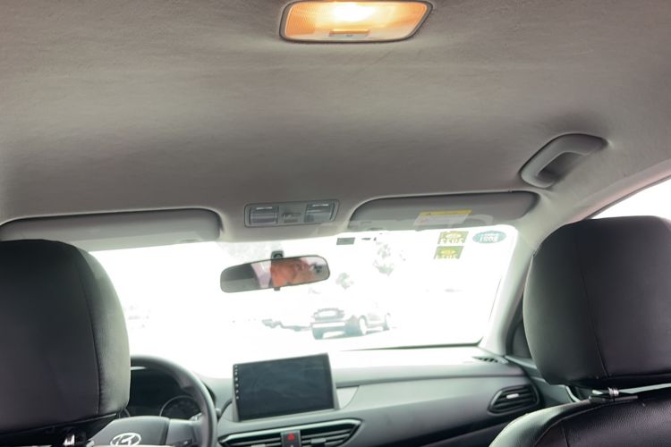 Used Hyundai Celesta 2018 1.6L Automatic GL Enjoyment Edition China VI compliant Headliner