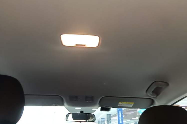 Used Hyundai Celesta 2018 1.6L Automatic GL Enjoyment Edition China VI compliant Headliner