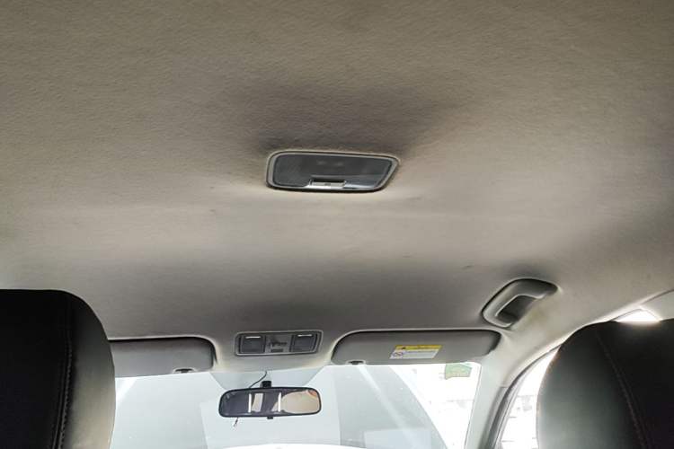 Used Hyundai Celesta 2018 1.6L Automatic GL Enjoyment Edition China VI compliant Headliner
