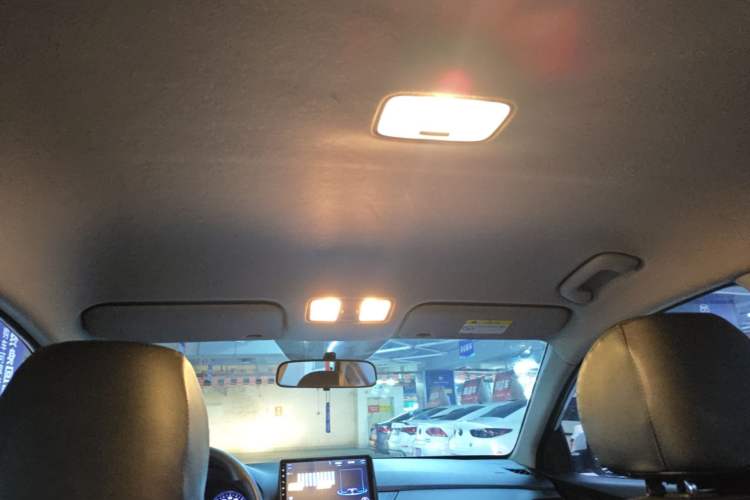 Used Hyundai Celesta 2018 1.6L Automatic GL Enjoyment Edition China VI compliant Headliner