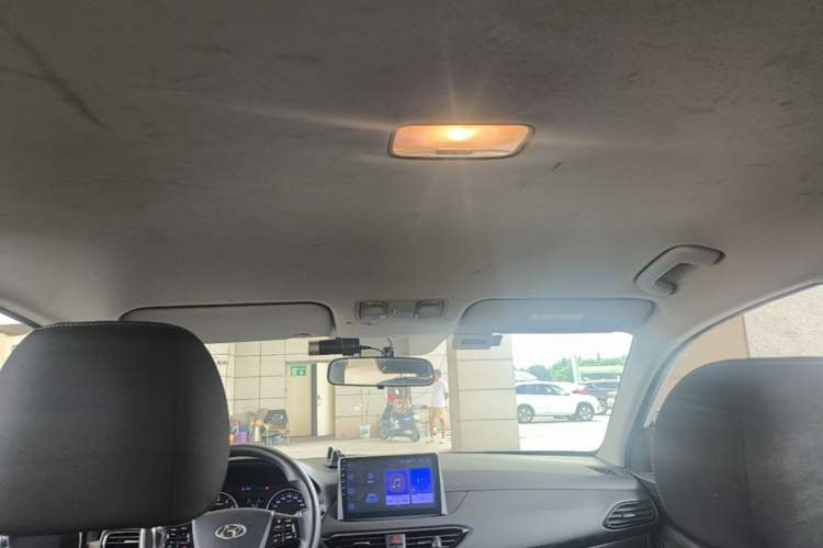 Used Hyundai Celesta 2018 1.6L Automatic GL Enjoyment Edition China VI compliant Headliner