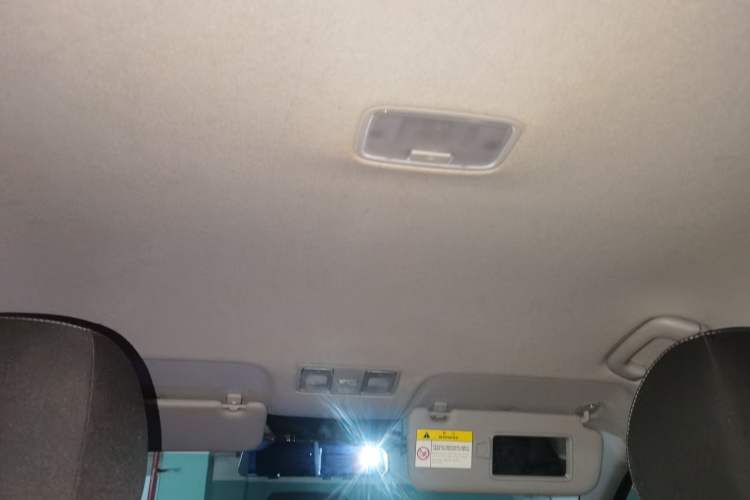 Used Hyundai Celesta 2018 1.6L Automatic GL Enjoyment Edition China VI compliant Headliner
