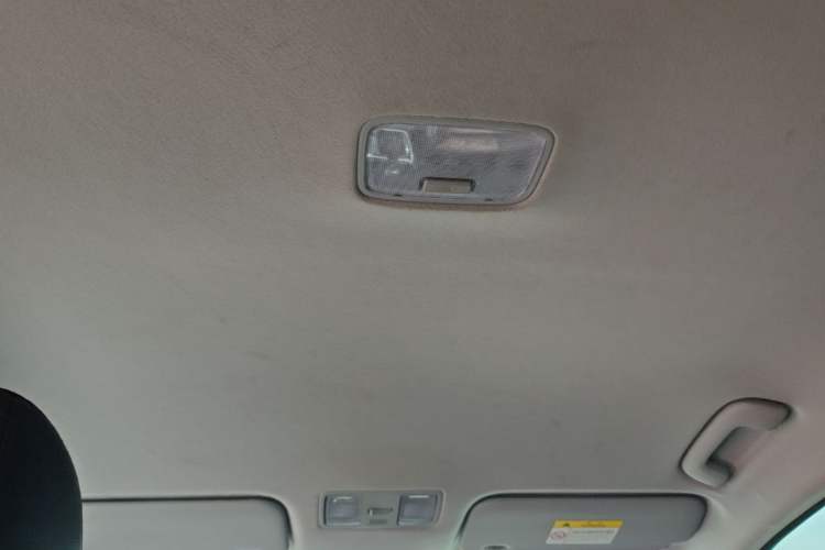 Used Hyundai Celesta 2018 1.6L Automatic GL Enjoyment Edition China VI compliant Headliner