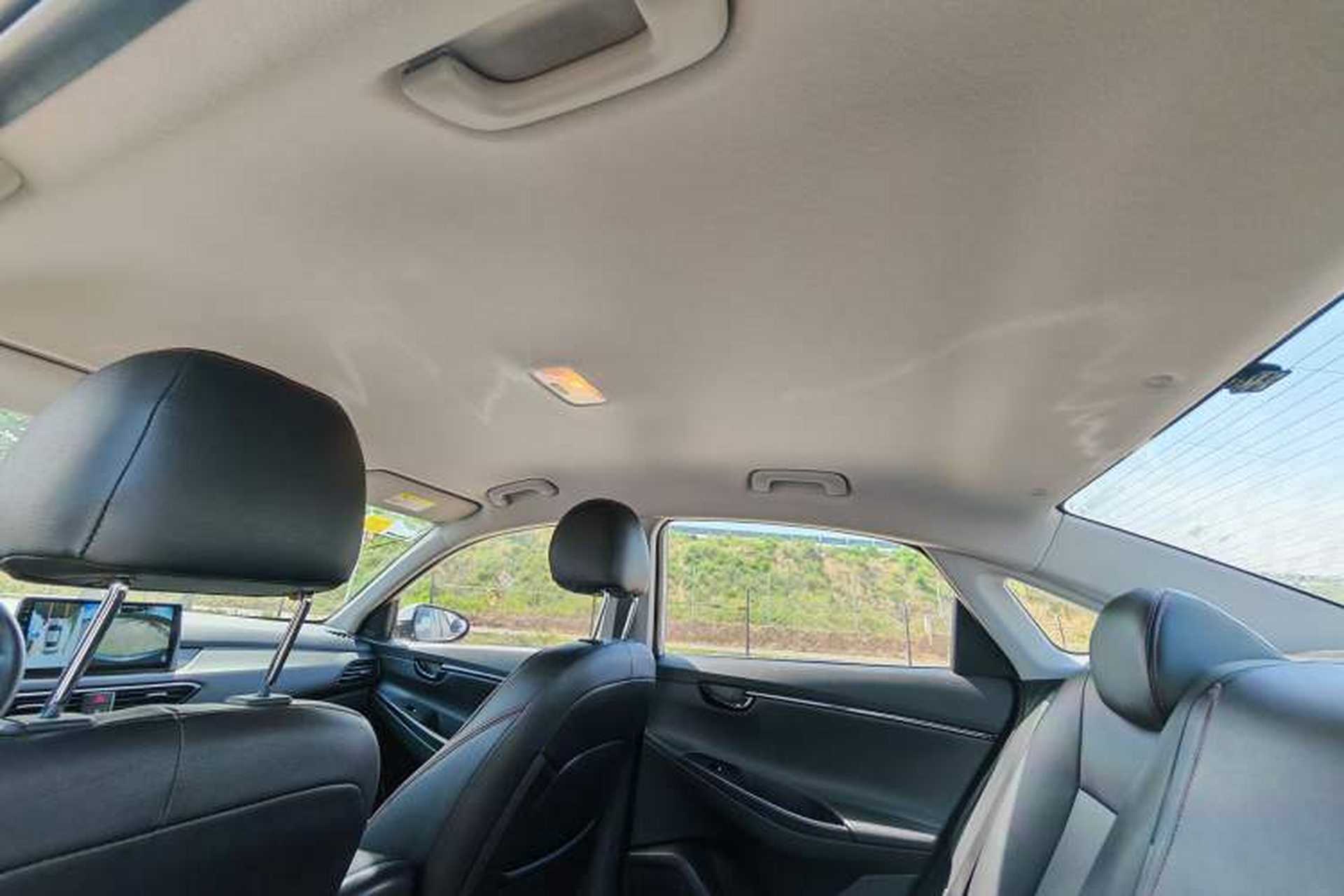 Used Hyundai Celesta 2018 1.6L Automatic GL Enjoyment Edition China VI compliant Headliner