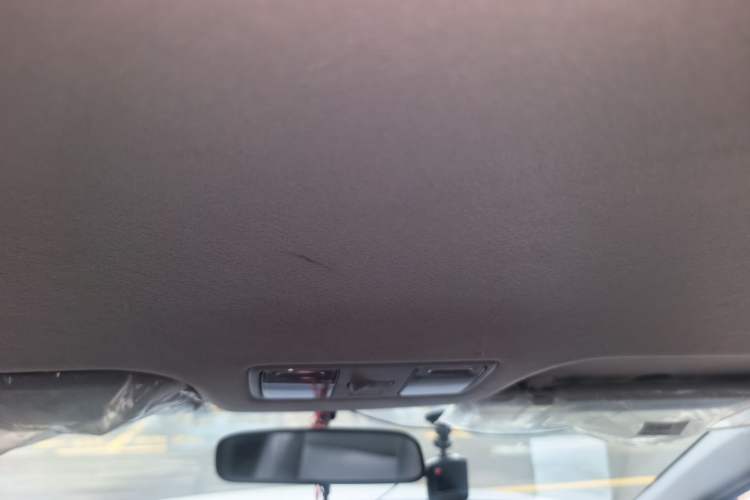 Used Hyundai Celesta 2018 1.6L Automatic GL Enjoyment Edition China VI compliant Headliner