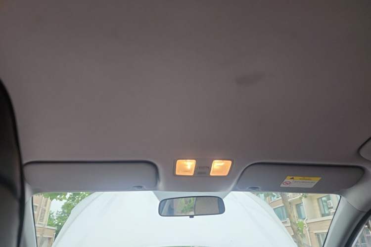 Used Hyundai Celesta 2018 1.6L Automatic GL Enjoyment Edition China VI compliant Headliner