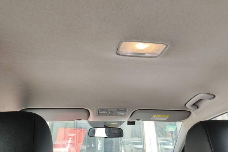 Used Hyundai Celesta 2018 1.6L Automatic GL Enjoyment Edition China VI compliant Headliner