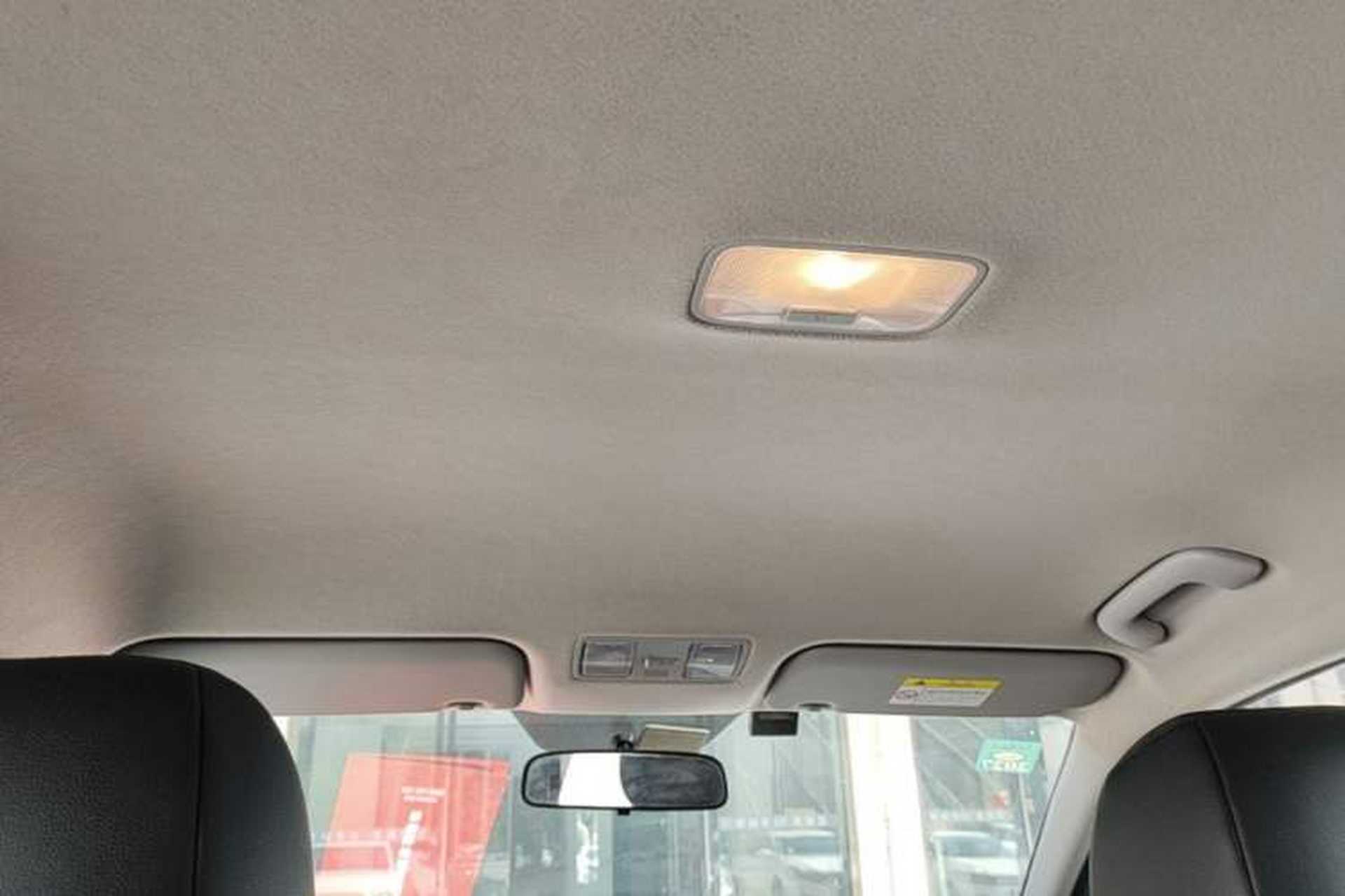 Used Hyundai Celesta 2018 1.6L Automatic GL Enjoyment Edition China VI compliant Headliner