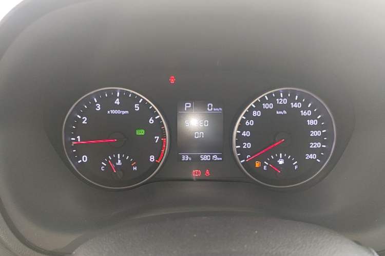 Used Hyundai Celesta 2018 1.6L Automatic GL Enjoyment Edition China VI compliant Instrument Cluster