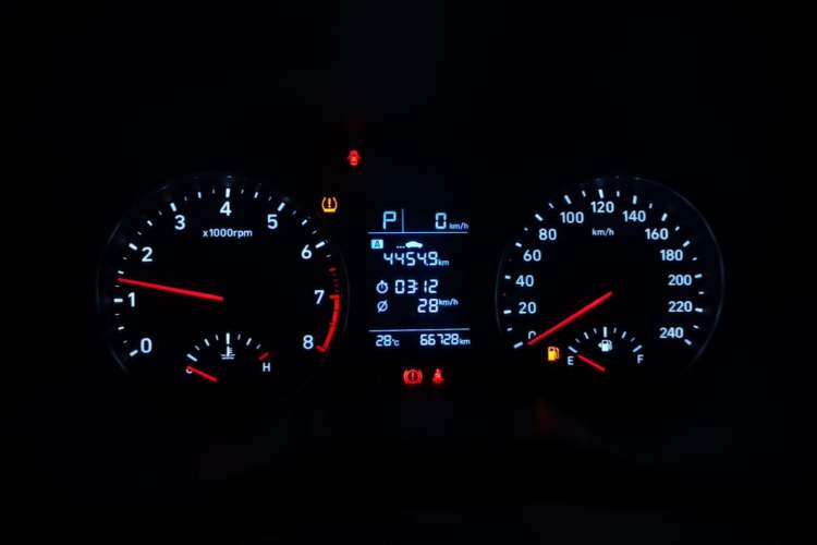 Used Hyundai Celesta 2018 1.6L Automatic GL Enjoyment Edition China VI compliant Instrument Cluster