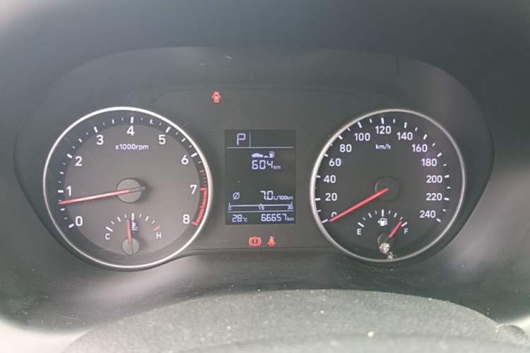 Used Hyundai Celesta 2018 1.6L Automatic GL Enjoyment Edition China VI compliant Instrument Cluster