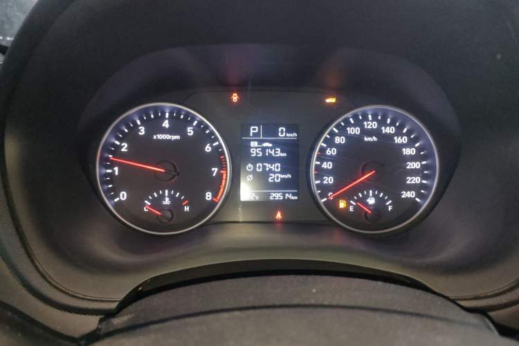 Used Hyundai Celesta 2018 1.6L Automatic GL Enjoyment Edition China VI compliant Instrument Cluster
