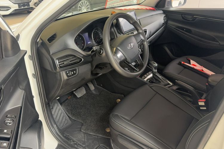 Used Hyundai Celesta 2018 1.6L Automatic GL Enjoyment Edition China VI compliant Interior 1