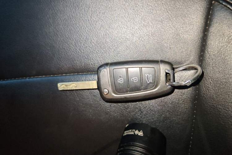 Used Hyundai Celesta 2018 1.6L Automatic GL Enjoyment Version China V Standard Interior 1
