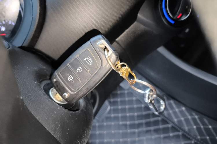Used Hyundai Celesta 2018 1.6L Automatic GL Enjoyment Version China V Standard Interior 1