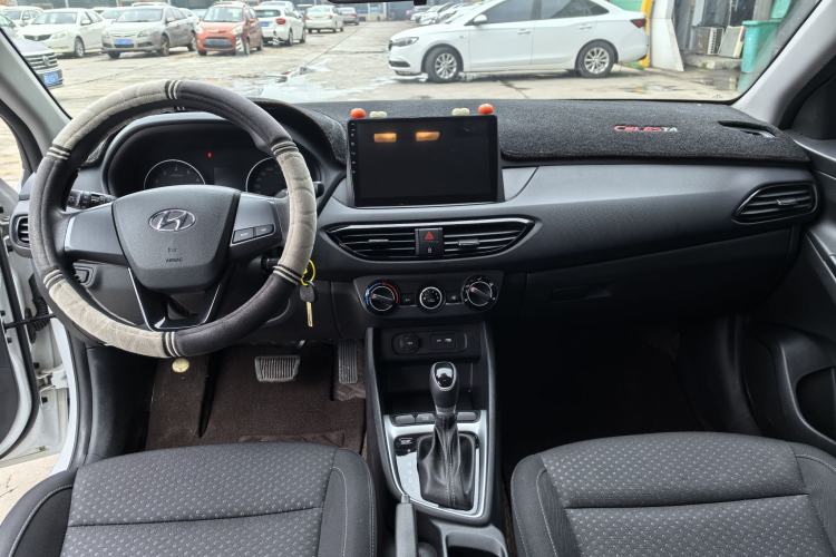 Used Hyundai Celesta 2018 1.6L Automatic GL Enjoyment Edition China VI compliant Interior 1