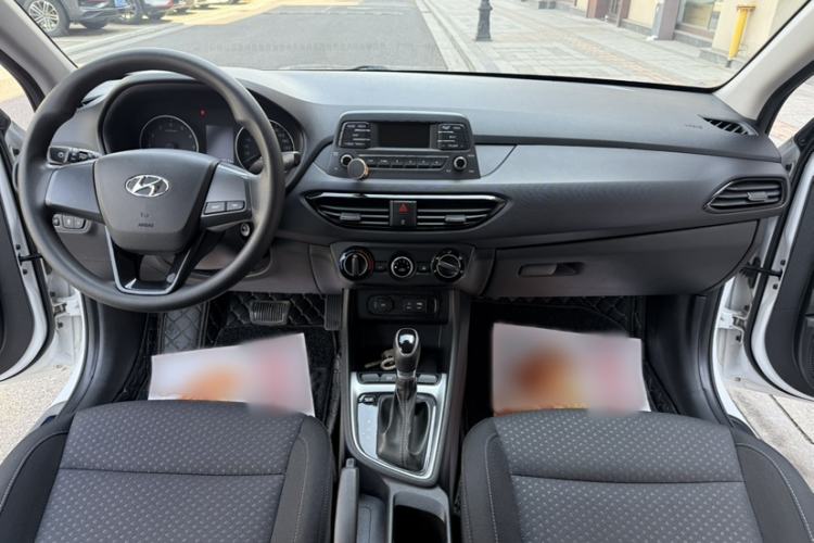 Used Hyundai Celesta 2018 1.6L Automatic GL Enjoyment Version China V Standard Interior 1