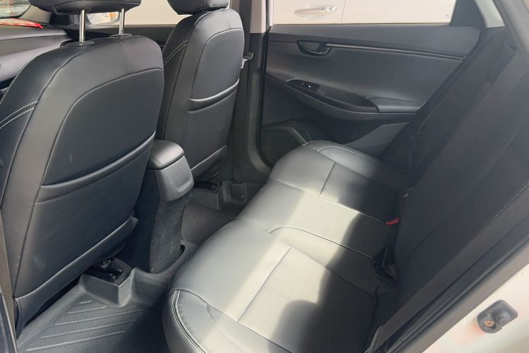Used Hyundai Celesta 2018 1.6L Automatic GL Enjoyment Edition China VI compliant Interior 2