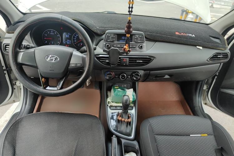 Used Hyundai Celesta 2018 1.6L Automatic GL Enjoyment Version China V Standard Interior 2