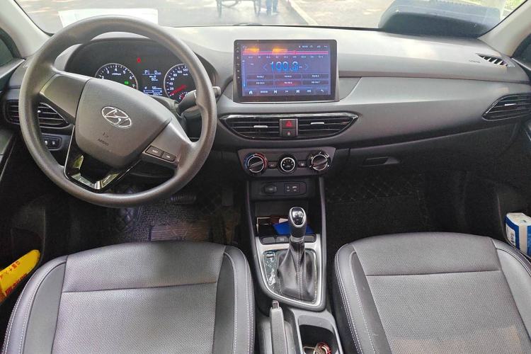 Used Hyundai Celesta 2018 1.6L Automatic GL Enjoyment Edition China VI compliant Interior 2