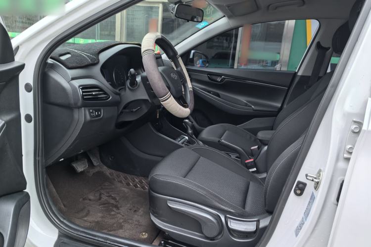 Used Hyundai Celesta 2018 1.6L Automatic GL Enjoyment Edition China VI compliant Interior 2