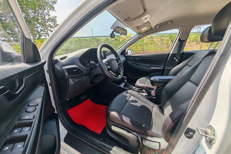 Used Hyundai Celesta 2018 1.6L Automatic GL Enjoyment Edition China VI compliant Interior 2