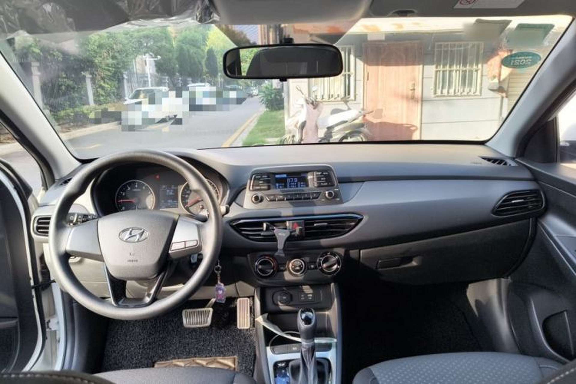 Used Hyundai Celesta 2018 1.6L Automatic GL Enjoyment Edition China VI compliant Interior 2