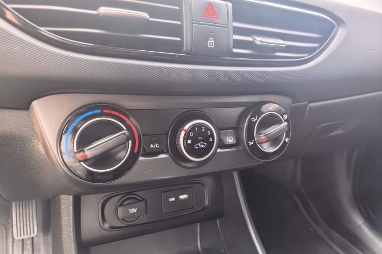 Used Hyundai Celesta 2018 1.6L Automatic GL Enjoyment Edition China VI compliant Interior 2